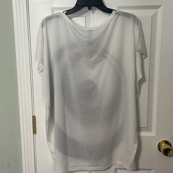 Go Couture White Tee (NWOT) - Picture 4 of 5
